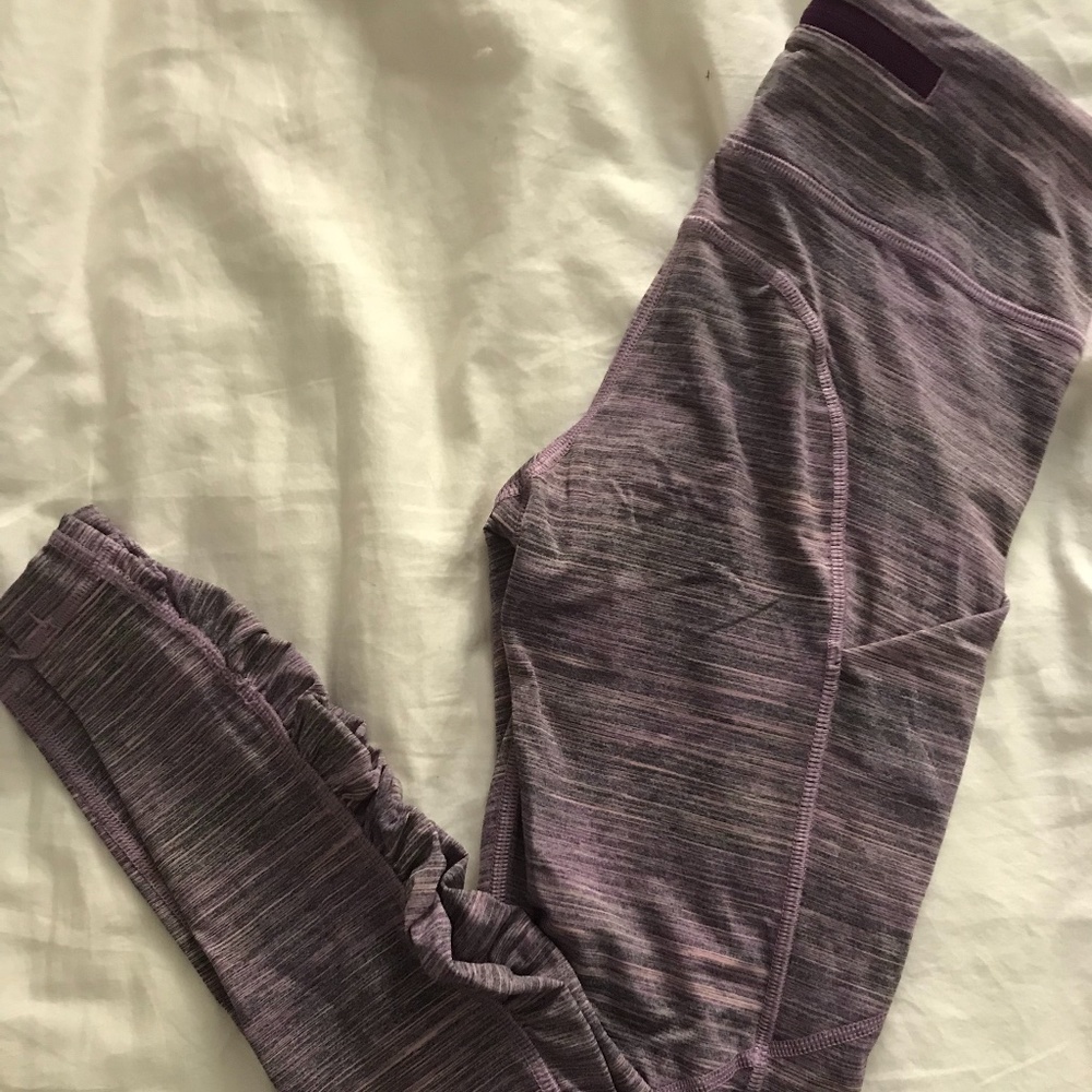 Lululemon purple leggings size 4 ruched detail